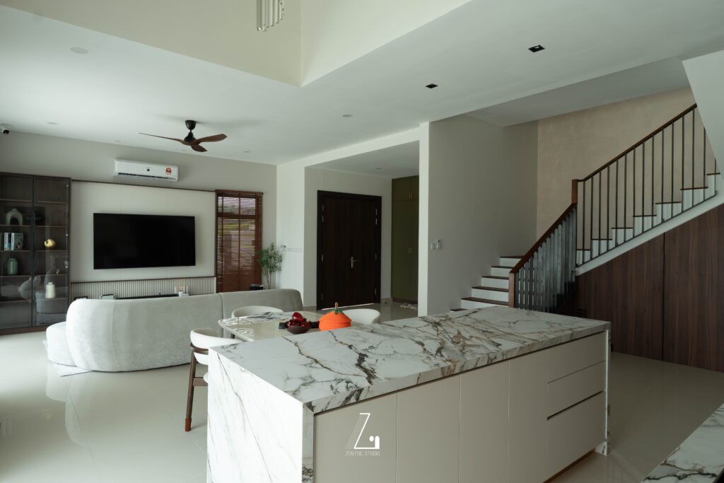 Money shot for Centurion in Elmina Eighth